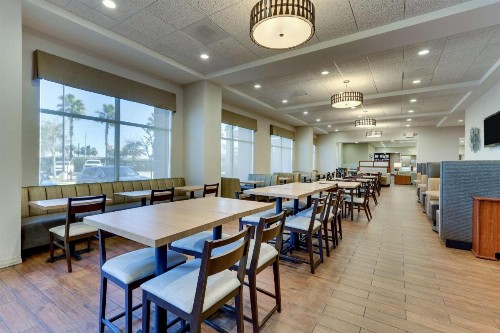 Drury Inn & Suites Orlando near Universal Orlando Resort - image 9