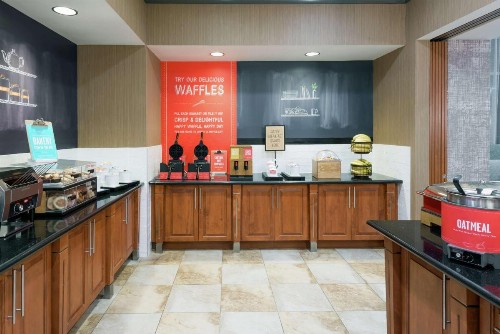 Hampton Inn & Suites Orlando Airport at Gateway Village - image 11