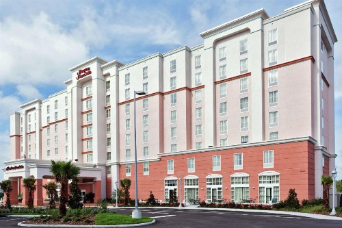 Hampton Inn & Suites Orlando Airport at Gateway Village - image 2