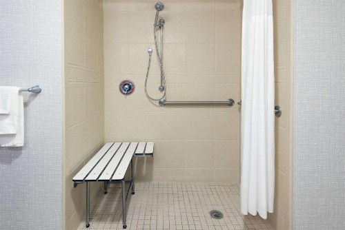 Hampton Inn & Suites Orlando Airport at Gateway Village - image 27