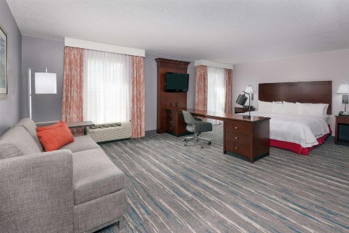 Hampton Inn & Suites Orlando Airport at Gateway Village - image 28