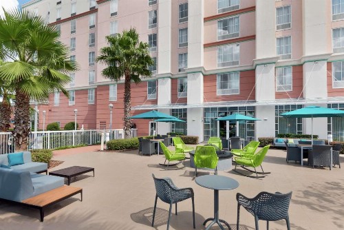 Hampton Inn & Suites Orlando Airport at Gateway Village - image 3