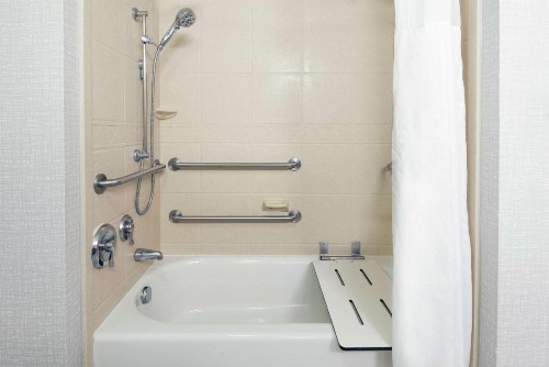 Hampton Inn & Suites Orlando Airport at Gateway Village - image 30