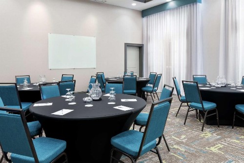 Hampton Inn & Suites Orlando Airport at Gateway Village - image 36
