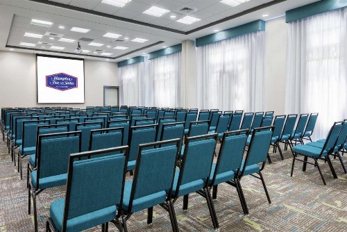 Hampton Inn & Suites Orlando Airport at Gateway Village - image 37