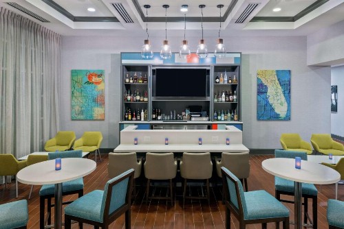 Hampton Inn & Suites Orlando Airport at Gateway Village - image 45