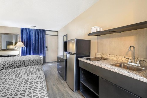 Econo Lodge International Drive - image 21