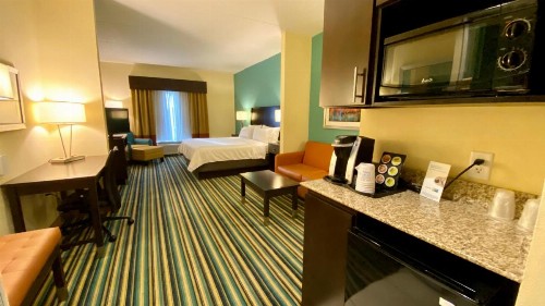 Holiday Inn Express Hotel & Suites Orlando East-UCF Area an IHG Hotel - image 4