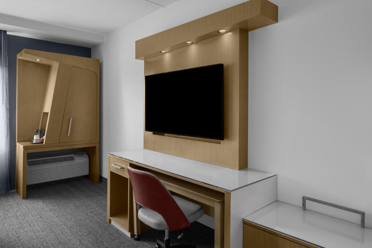 Courtyard by Marriott Orlando South/Grande Lakes Area - image 5