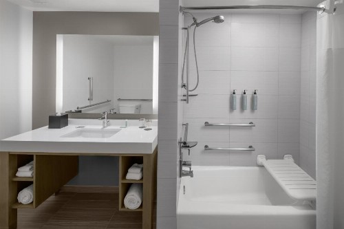 Courtyard by Marriott Orlando South/Grande Lakes Area - image 7