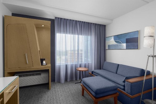 Courtyard by Marriott Orlando South/Grande Lakes Area - image 8