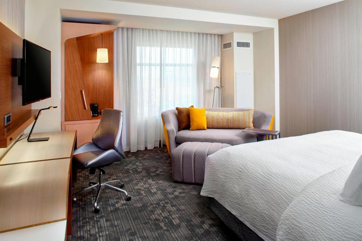 Courtyard by Marriott Orlando Lake Nona - image 6