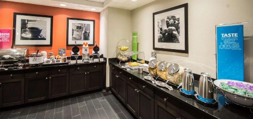 Hampton Inn & Suites Orlando near SeaWorld - image 11