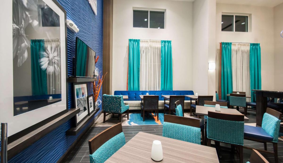 Hampton Inn & Suites Orlando near SeaWorld - image 4