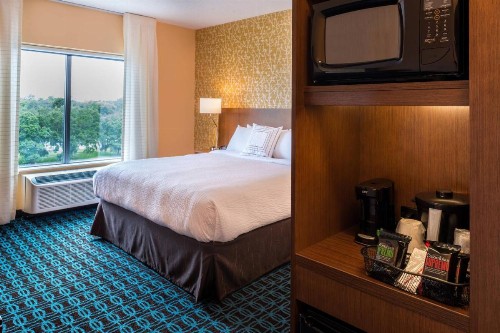 Fairfield Inn & Suites by Marriott Orlando East/UCF Area - image 11
