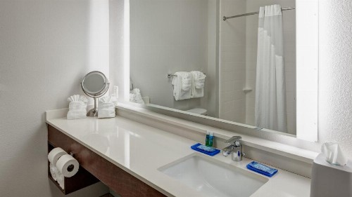 Holiday Inn Express & Suites - Orlando At Seaworld an IHG Hotel - image 16