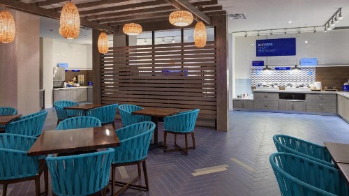 Holiday Inn Express & Suites - Orlando At Seaworld an IHG Hotel - image 4