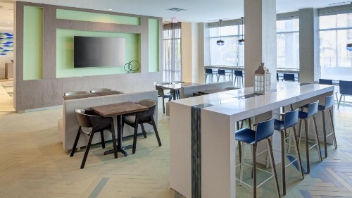 Holiday Inn Express & Suites - Orlando At Seaworld an IHG Hotel - image 7