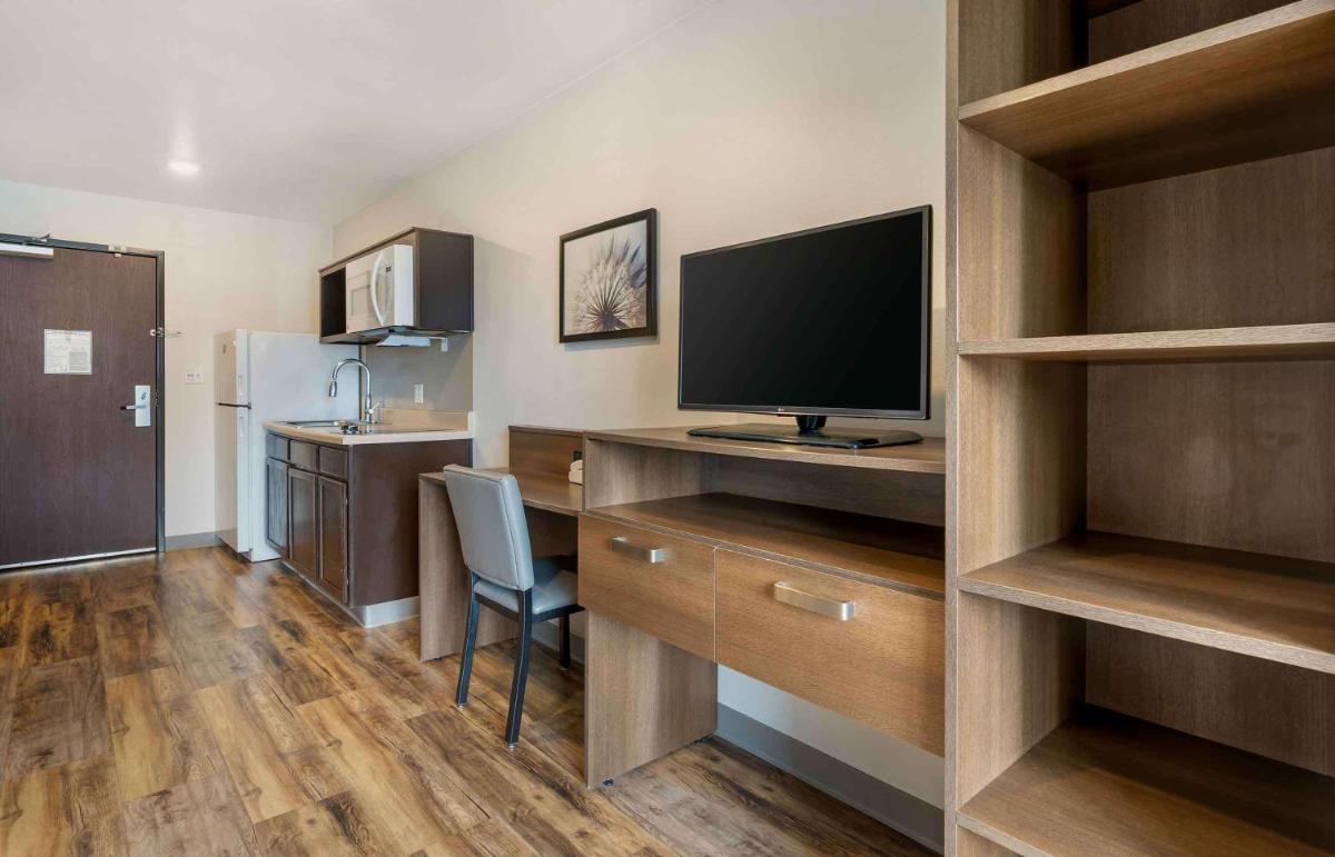 WoodSpring Suites Orlando Airport - image 6