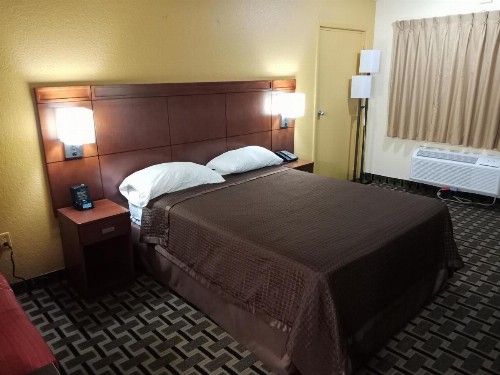 Budget Inn Of Orlando - image 3