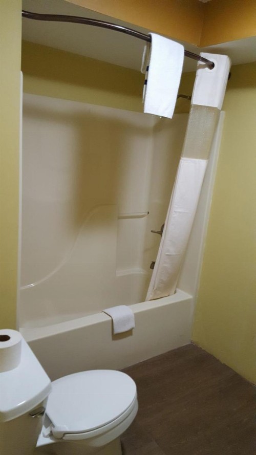 Budget Motel - image 11