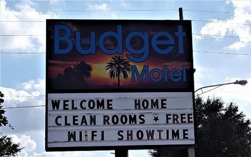 Budget Motel - image 13