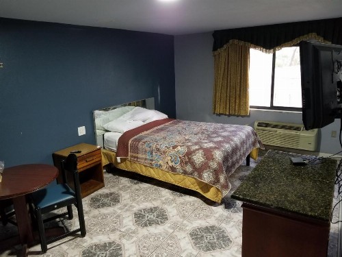 Budget Motel - image 2