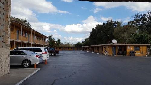 Budget Motel - image 5