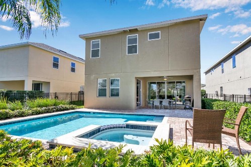 6 Bedroom Vacation Home with Pool (1751)