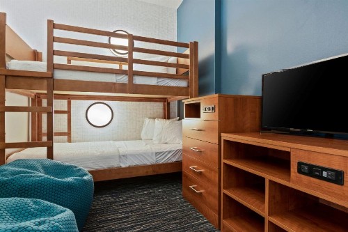 Holiday Inn Express & Suites Orlando- Lake Buena Vista an IHG Hotel - image 42