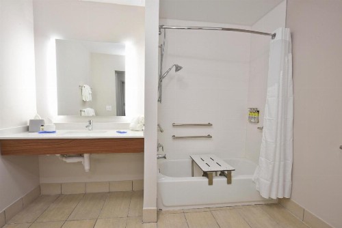 Holiday Inn Express & Suites - Orlando - Lake Nona Area an IHG Hotel - image 19