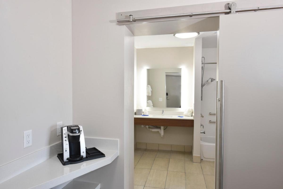 Holiday Inn Express & Suites - Orlando - Lake Nona Area an IHG Hotel - image 5