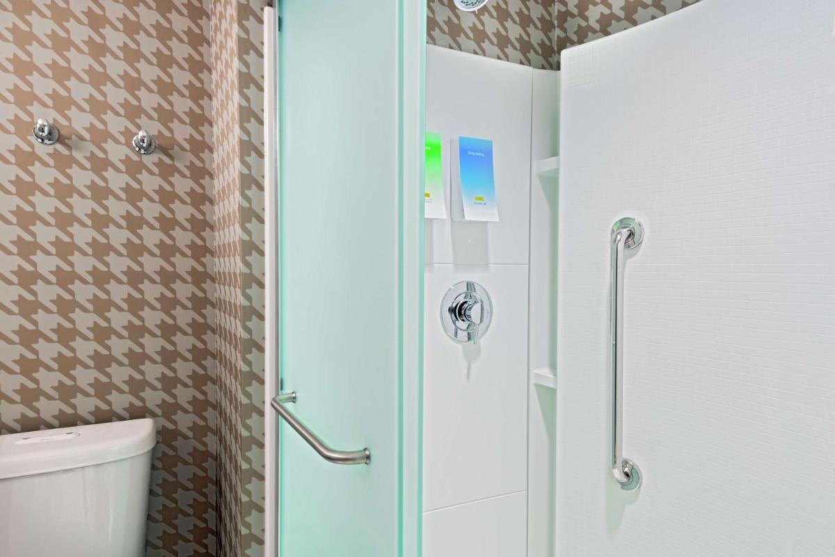 Home2 Suites By Hilton Orlando Near Universal - image 6