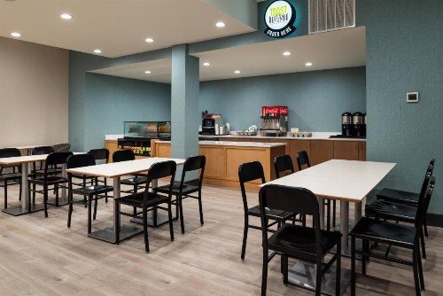 Holiday Inn & Suites Orlando International Drive South an IHG Hotel - image 15