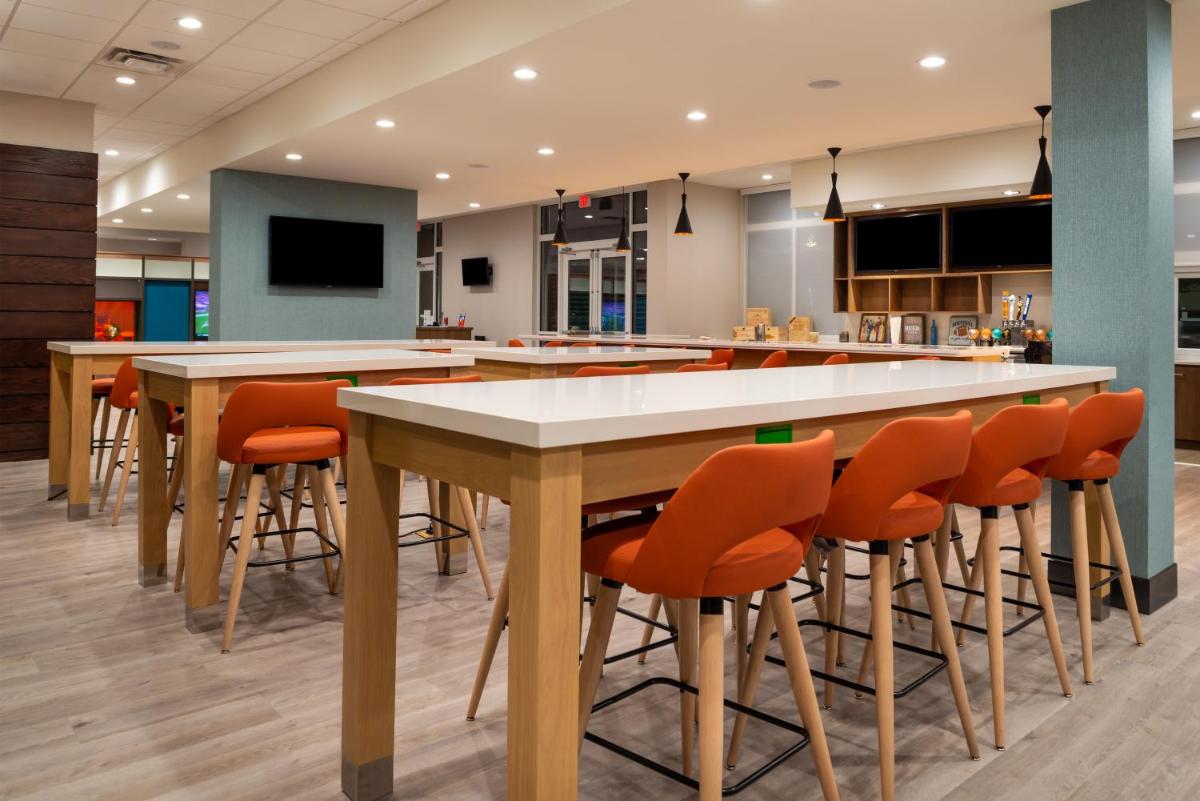 Holiday Inn & Suites Orlando International Drive South an IHG Hotel - image 4