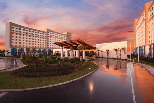 Universal’s Endless Summer Resort – Dockside Inn and Suites - image 1