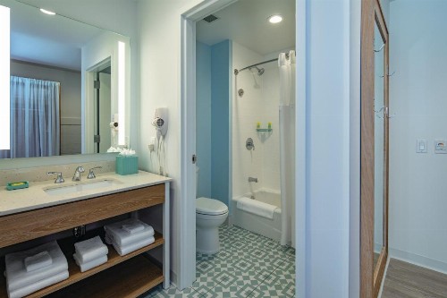 Universal’s Endless Summer Resort – Dockside Inn and Suites - image 14