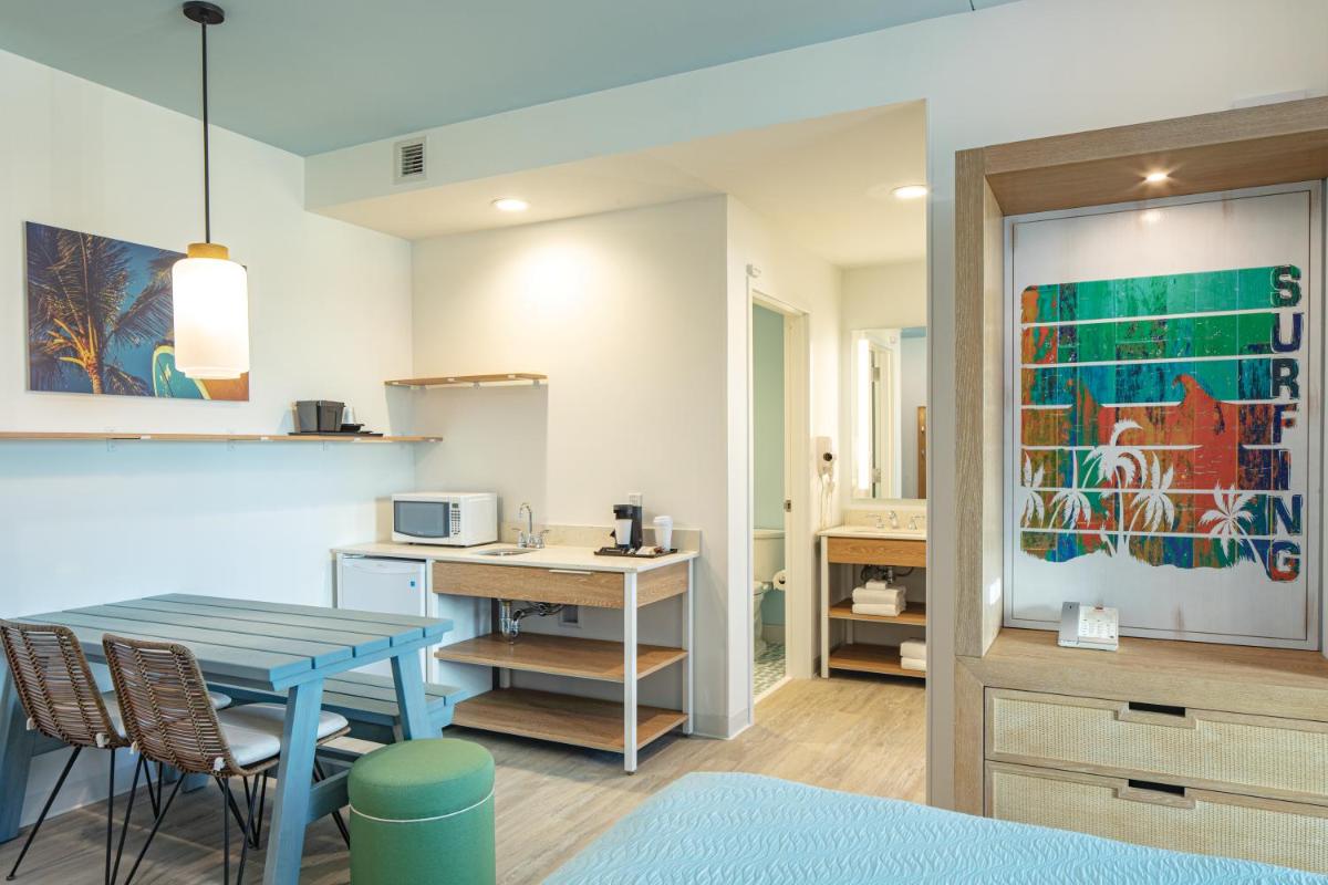 Universal’s Endless Summer Resort – Dockside Inn and Suites - image 2