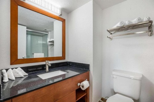 Econo Lodge - image 24