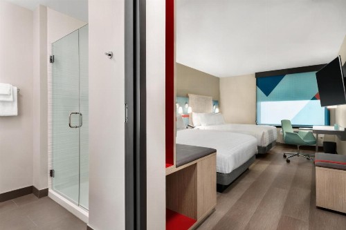 avid hotels - Orlando International Airport an IHG Hotel - image 7