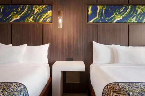 La Quinta Inn & Suites by Wyndham Orlando IDrive Theme Parks - image 21