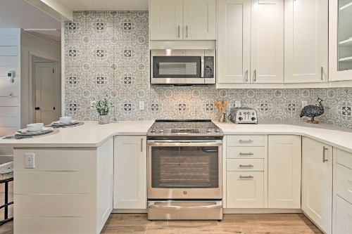 Elegant College Park Cottage with Patio and Gas Grill! - image 9