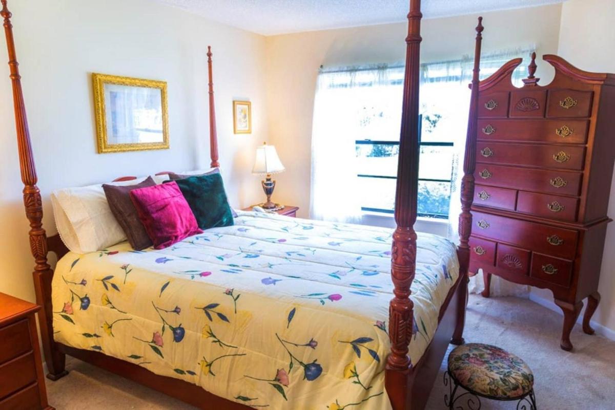 Gated Country Club Condominium - image 5