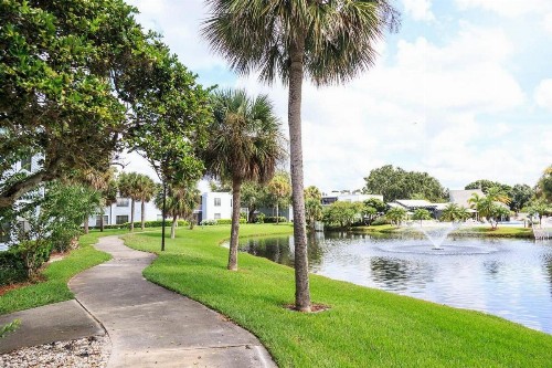 SERENE 2 BEDROOM 2 BATH CONDO - image 8