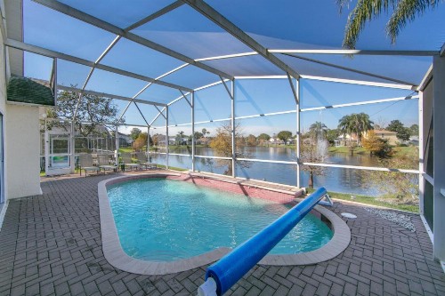 Mickey's Lake Villa 2 - image 10