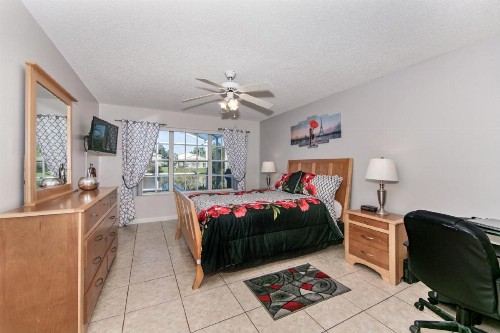 Mickey's Lake Villa 2 - image 29