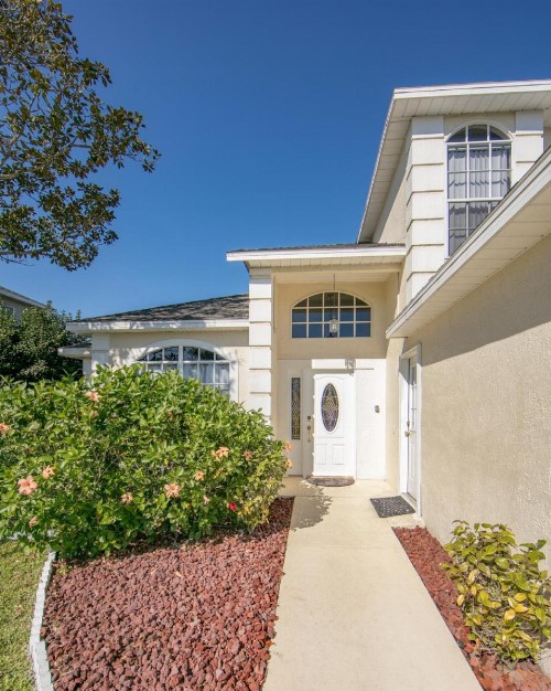Mickey's Lake Villa 2 - image 4