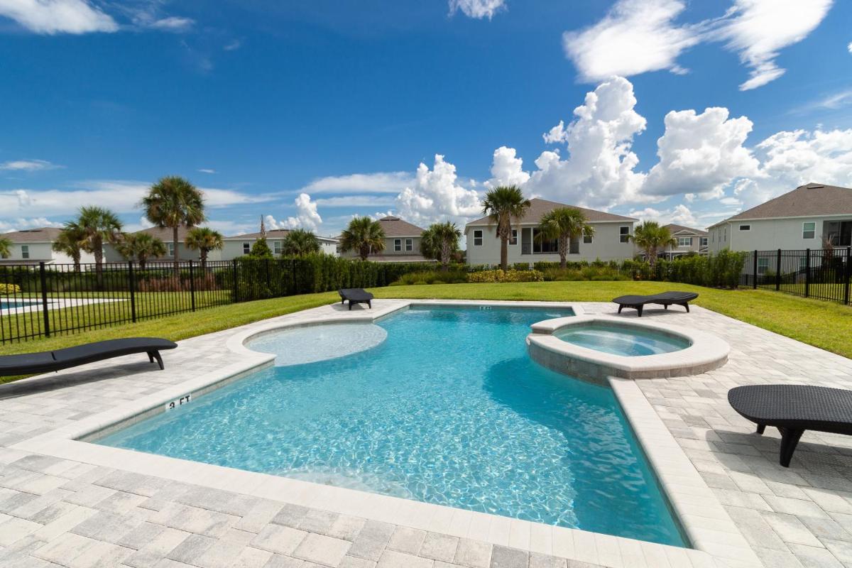 Home With Pool & Waterpark On Site Near Disney! - image 2