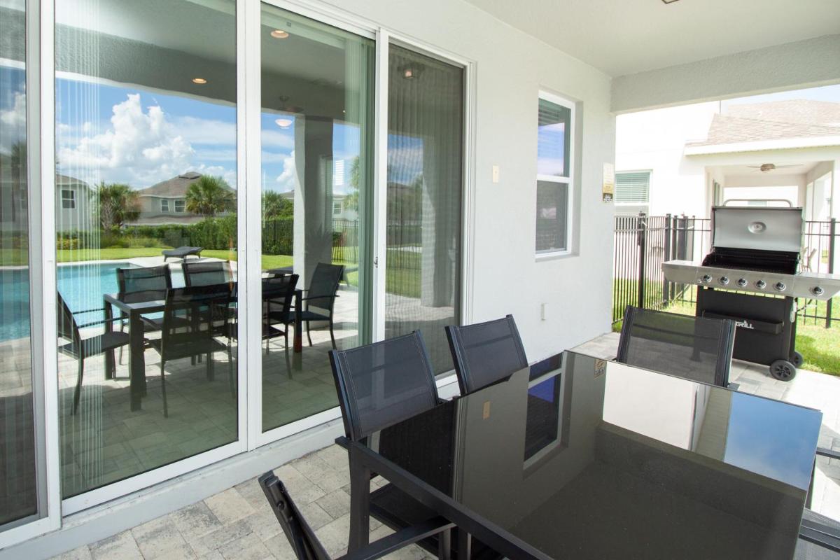 Home With Pool & Waterpark On Site Near Disney! - image 7