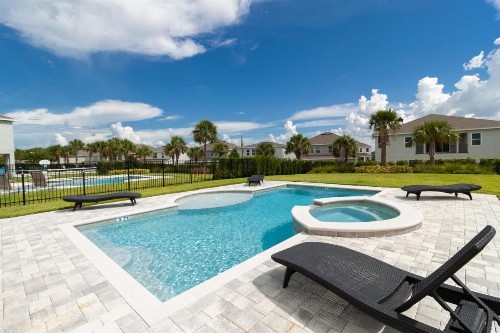 Home With Pool & Waterpark On Site Near Disney! - image 8